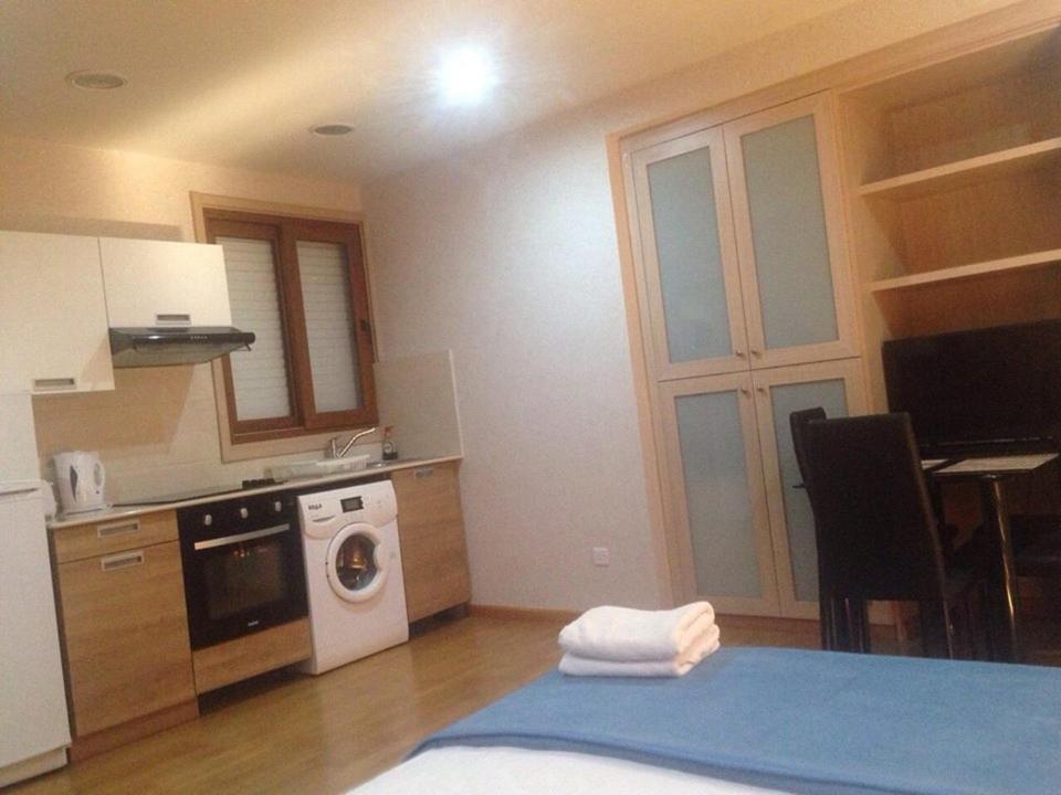 เลส์ พัลเมียร์ส บีช บูติก โฮเทล แอนด์ ลักชัวรี อพาร์ตเมนต์ Hotel ลาร์นาคา ภายนอก รูปภาพ