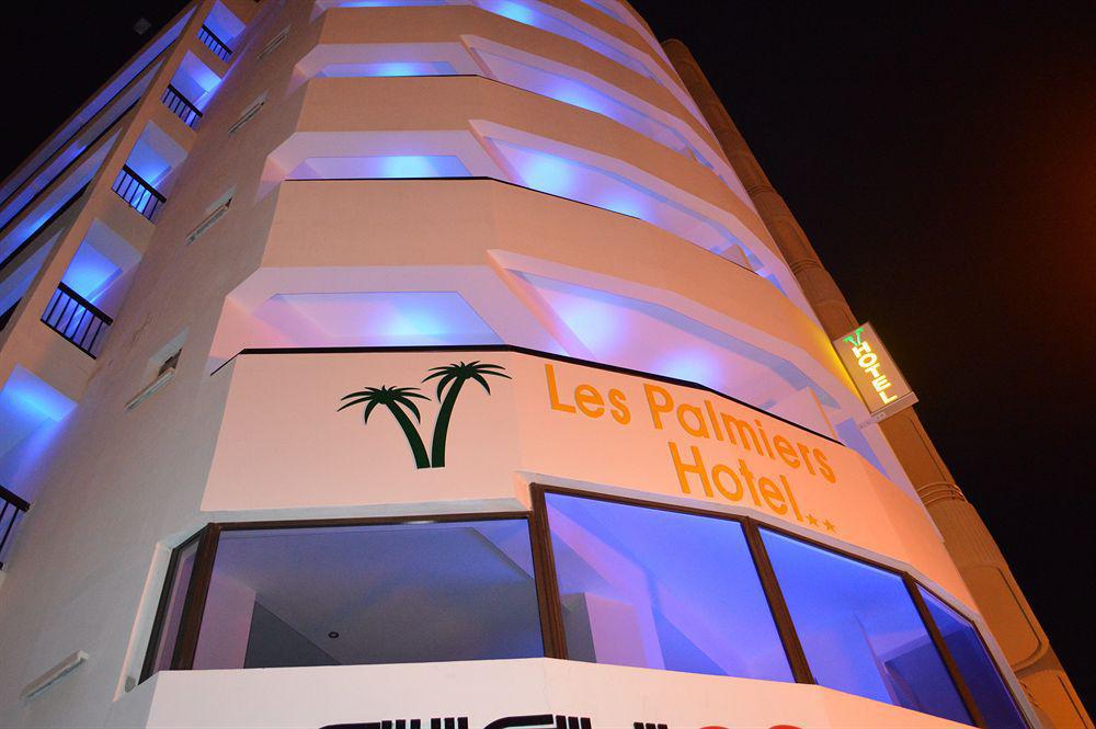 เลส์ พัลเมียร์ส บีช บูติก โฮเทล แอนด์ ลักชัวรี อพาร์ตเมนต์ Hotel ลาร์นาคา ภายนอก รูปภาพ